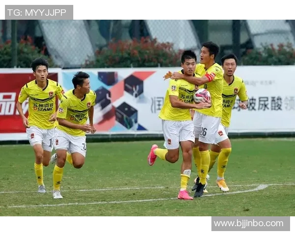 成都兴城与武汉三的激烈对决展现足球魅力与城市精神的碰撞 成都兴城与武汉三的激烈对决展现足球魅力与城市精神的碰撞