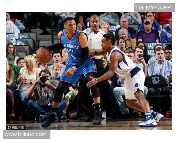 雷霆与小牛季后赛第四场精彩对决回顾与分析