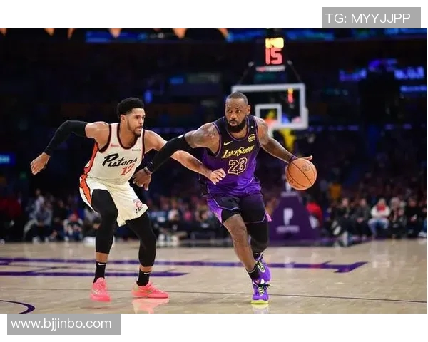 湖人对阵活塞的精彩对决分析及赛后精彩瞬间回顾 湖人对阵活塞的精彩对决分析及赛后精彩瞬间回顾